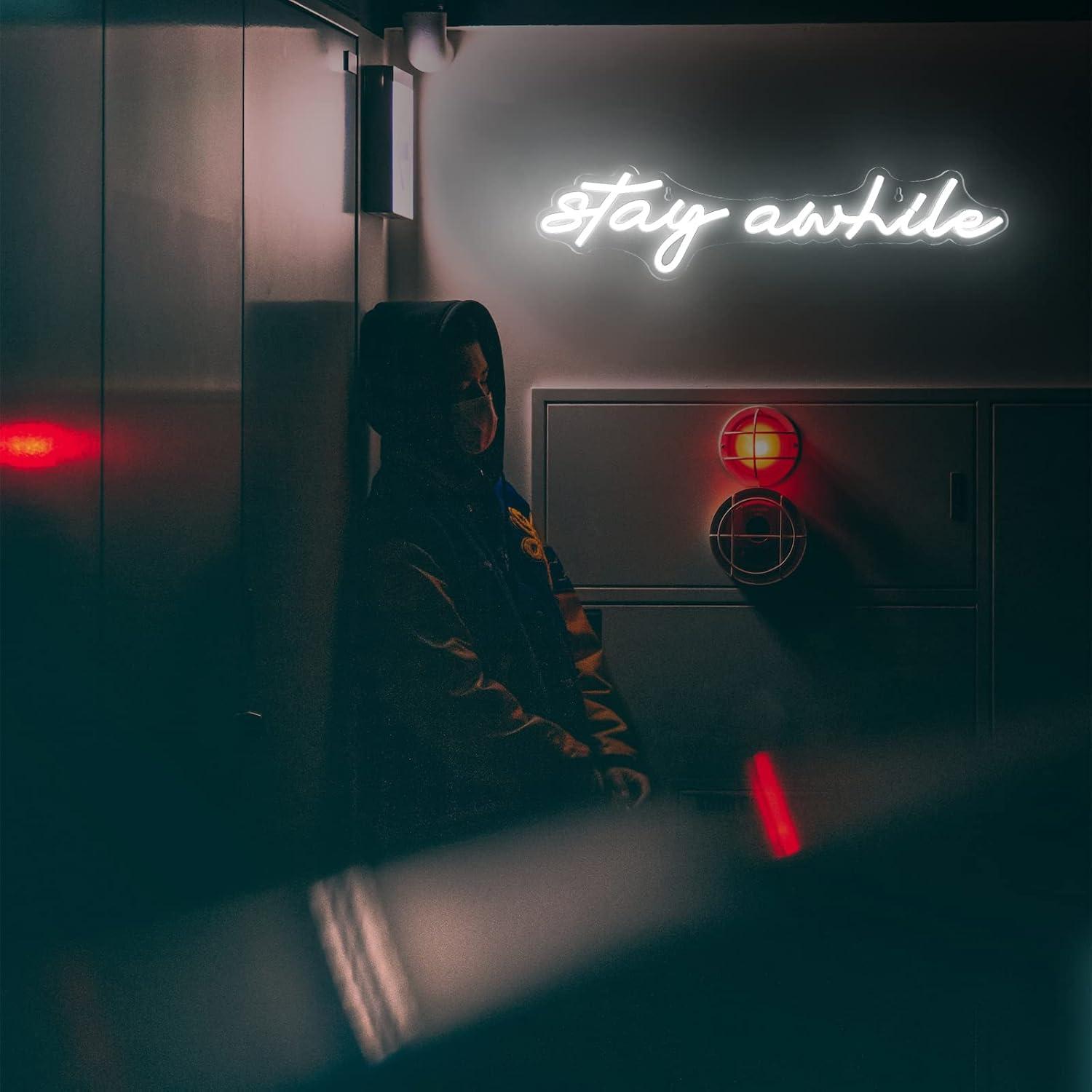 Insegne al Neon 'Stay Awhile'  - Neon Sign Party recensione e prezzo